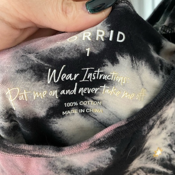 Torrid Womens Size 1 Multicolor Tie Dye Animal Print Cold Shoulder Tee Shirt Top - Picture 3 of 4